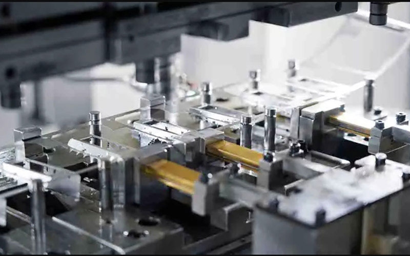 Progressive-Die-Cutting