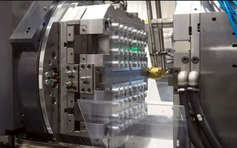 Reinforced-Reaction-Injection-Molding