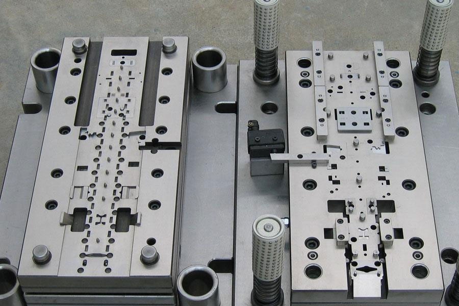 stamping die