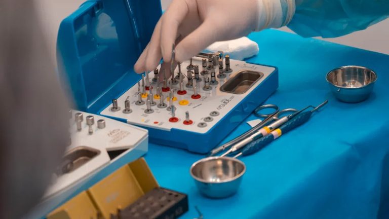 Simplicity and Safety in Manufacturing -Manufacturing for Medical Devices Made Simple and Safe