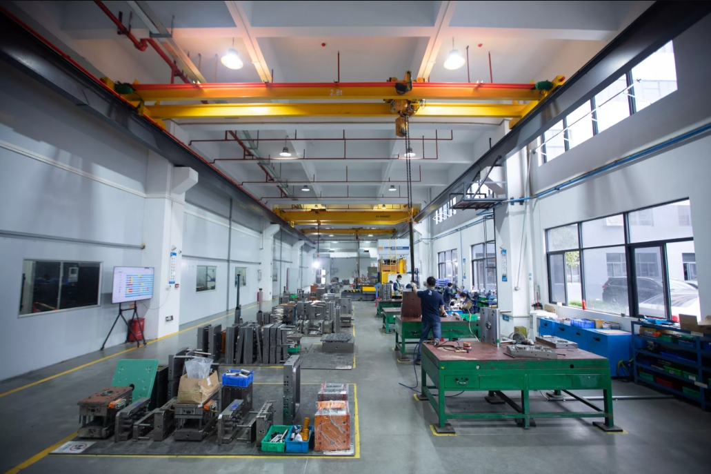 injection molding factory