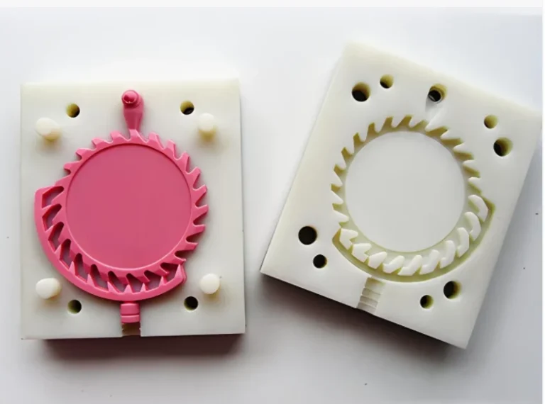 What Are Simple Molds