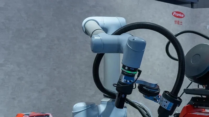 Materials for Delivery Robot Housing