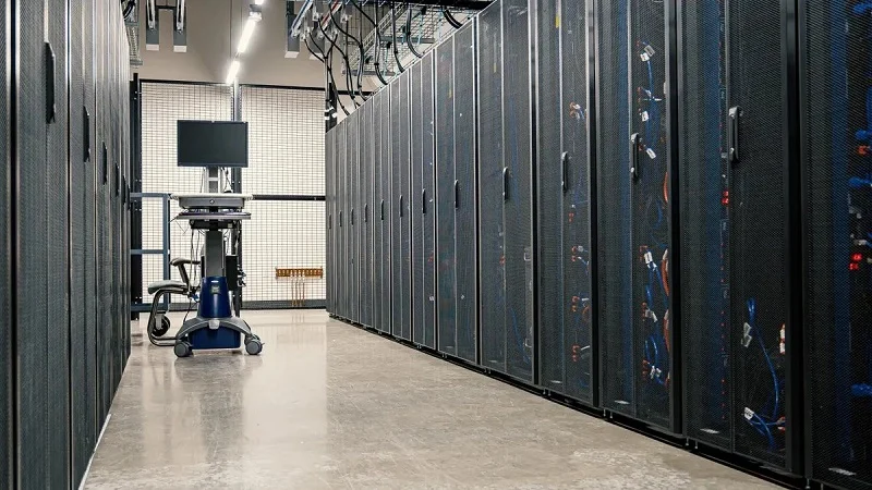 Výběr řešení pro kryty robotů s umělou inteligencí